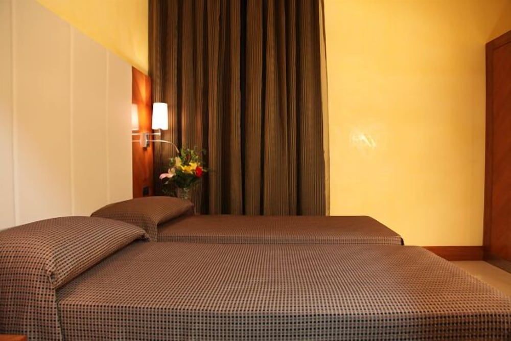 Federica's Home Classic Room, Private Bathroom, City View 7