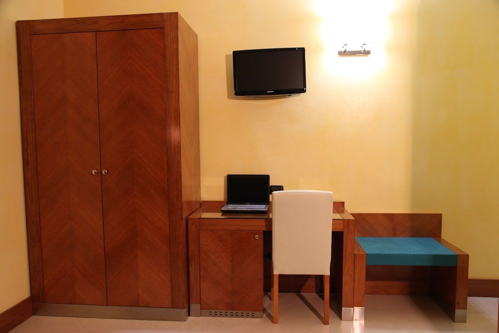 Federica's Home Classic Room, Private Bathroom, City View 11