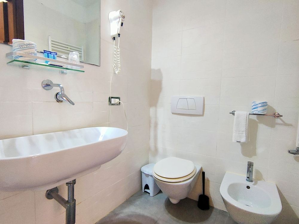 undefined Flavia Suite 8