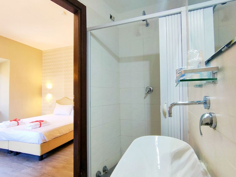 undefined Flavia Suite 5