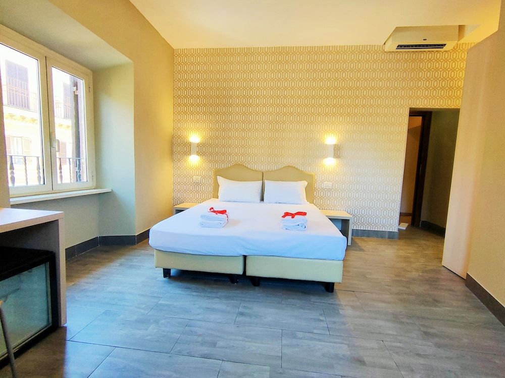 undefined Flavia Suite 7