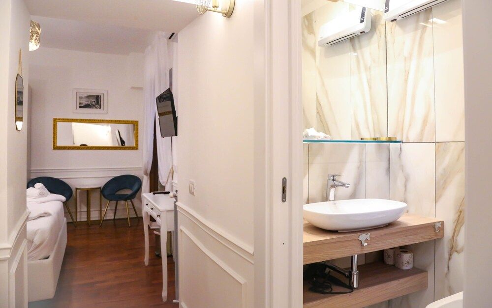 Mama House Roma Standard Room, 1 Double Bed, Private Bathroom, Ground Floor 2