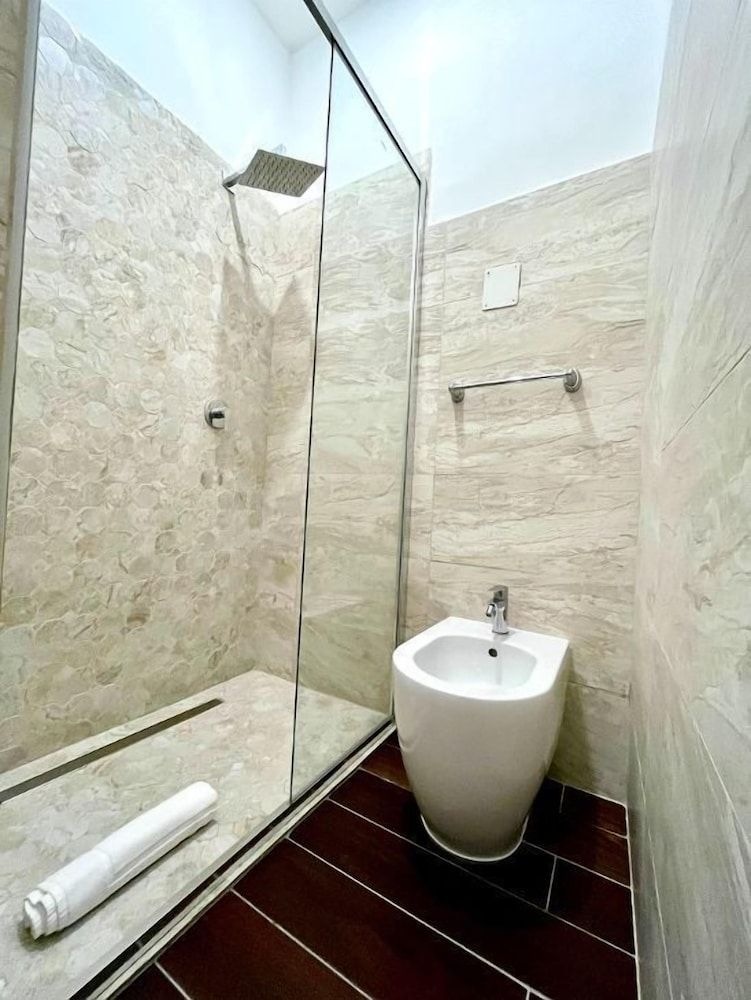 5vaticanrooms Economy Twin Room 7