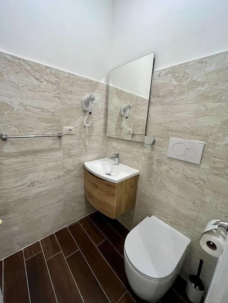 5vaticanrooms Economy Twin Room 6