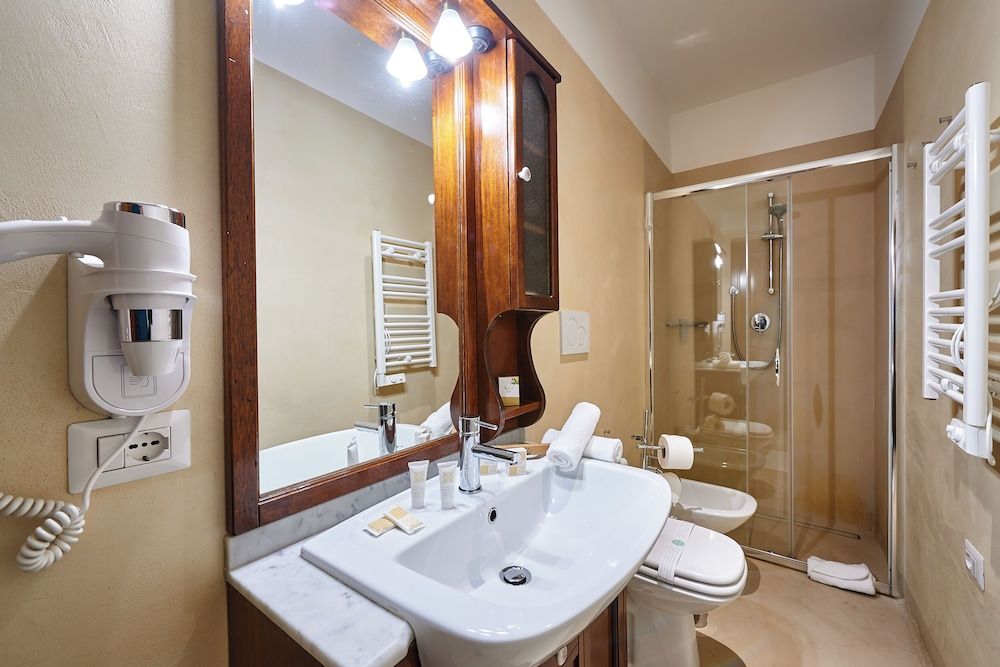 Fabrizio's Rooms Classic Quadruple Room 13