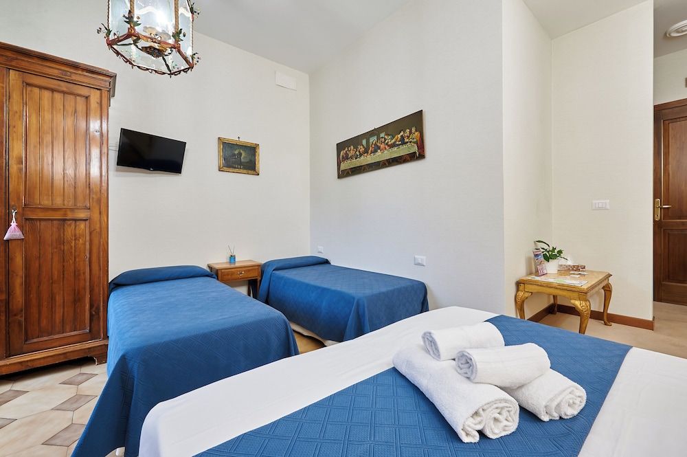 Fabrizio's Rooms Classic Quadruple Room 10