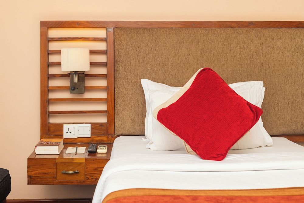 Atithi Resort & Spa Deluxe Room 8