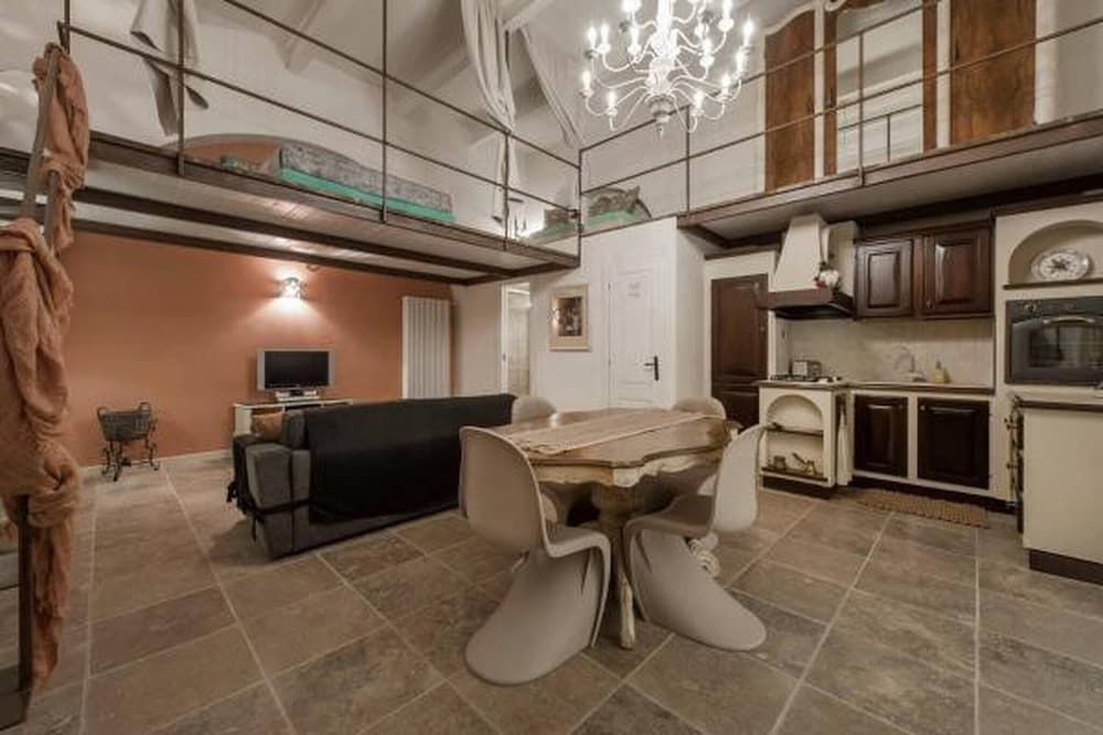 undefined Shabby Loft In Colosseum 3