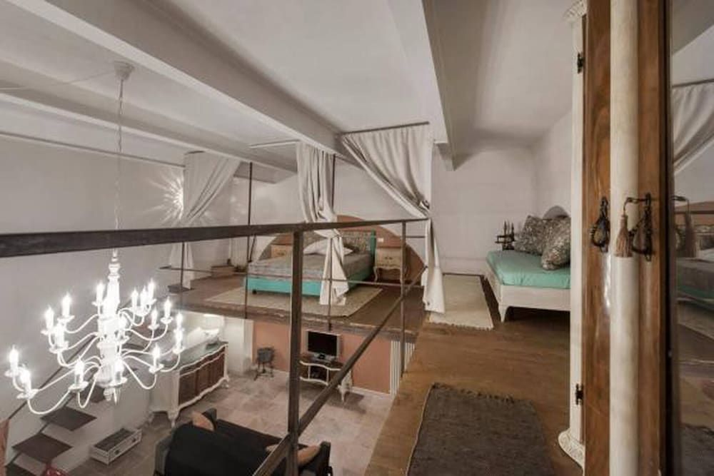 undefined Shabby Loft In Colosseum 4