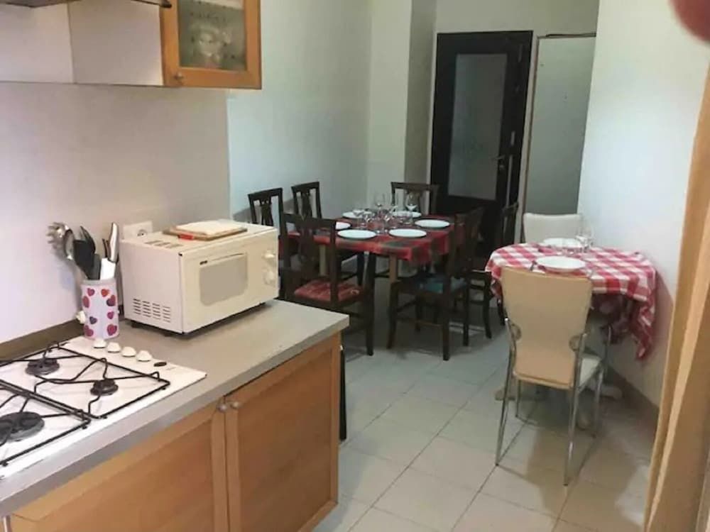 Iron Bridge Accomodation Family Apartment, Kitchen 10