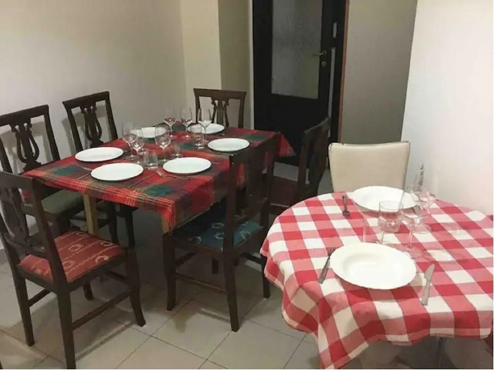 Iron Bridge Accomodation Family Apartment, Kitchen 11