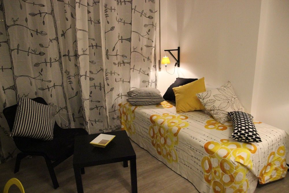 Iron Bridge Accomodation Double Room, Private Bathroom 4