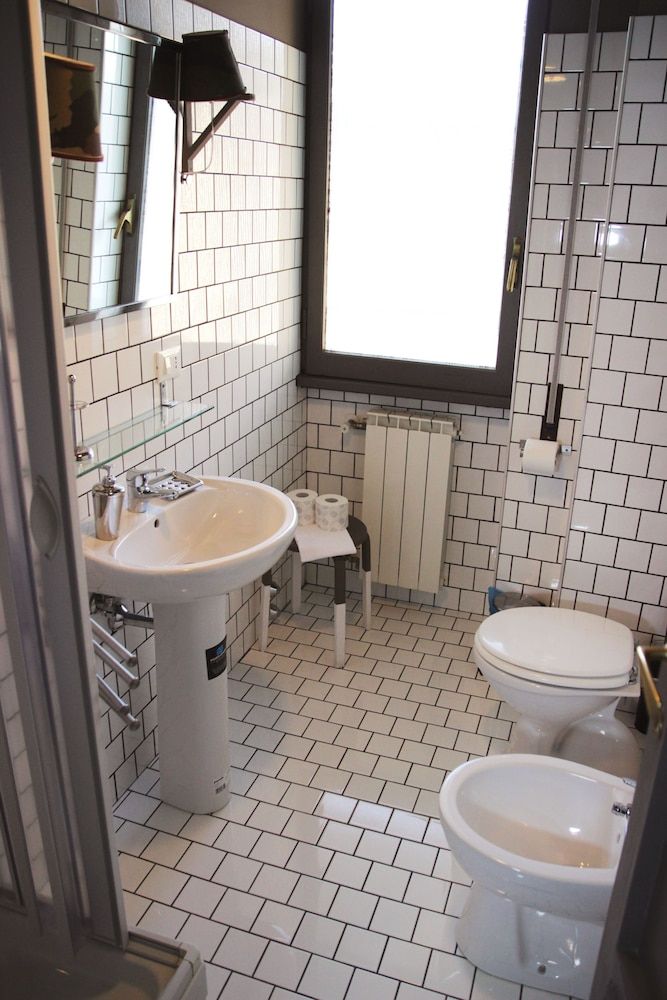 Iron Bridge Accomodation Family Apartment, Kitchen 16