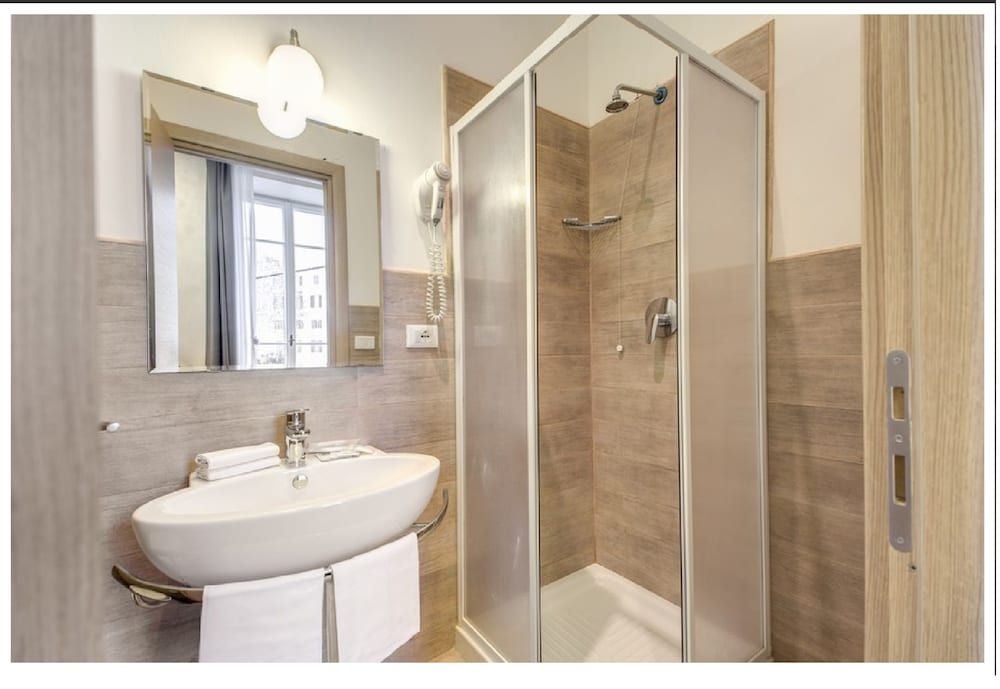 AmoRoma Double Room 10