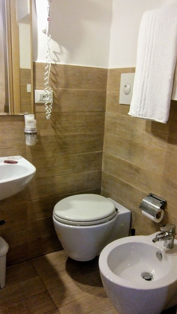 AmoRoma Standard Single Room, 1 Bedroom, Private Bathroom, Courtyard Area 5