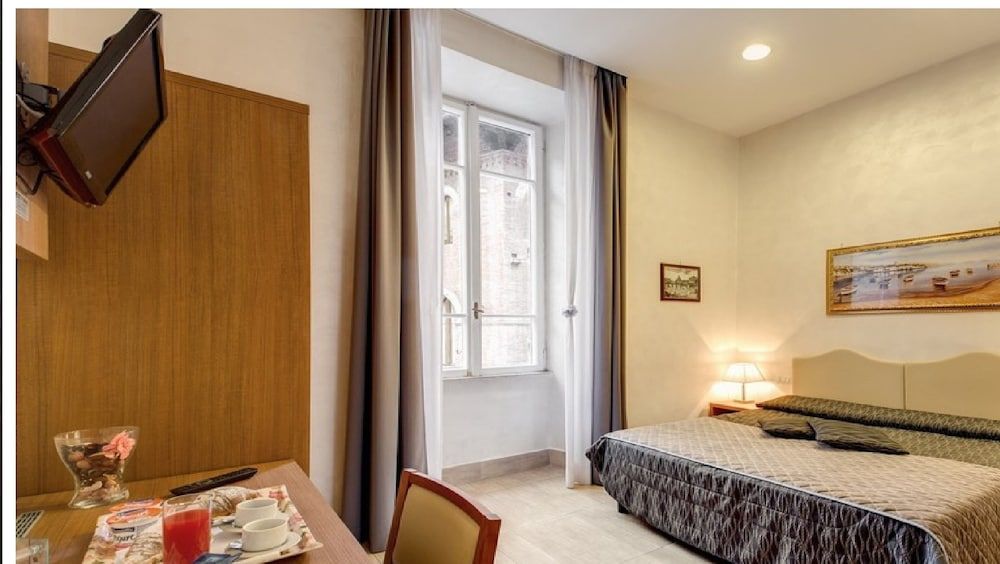 AmoRoma Double Room 6