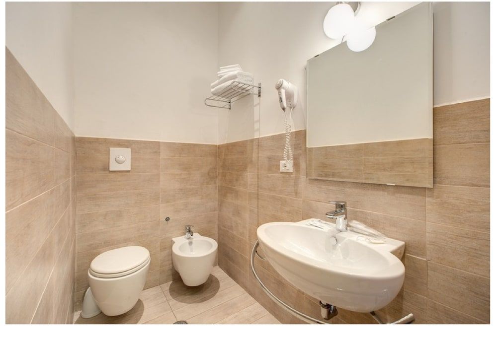 AmoRoma Double Room 12