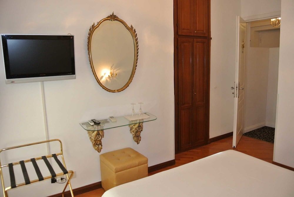 Le Petit Real Classic Double Room, Non Smoking 3