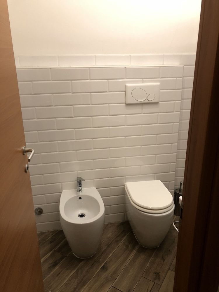 Rent Rooms Colosseum Classic Triple Room 6