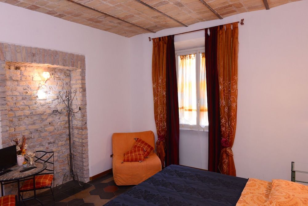 All'Ombra del Cupolone Economy Double Room 5