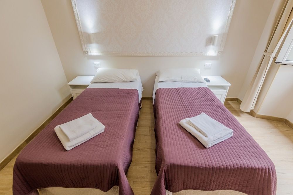 undefined Walker Rooms 6