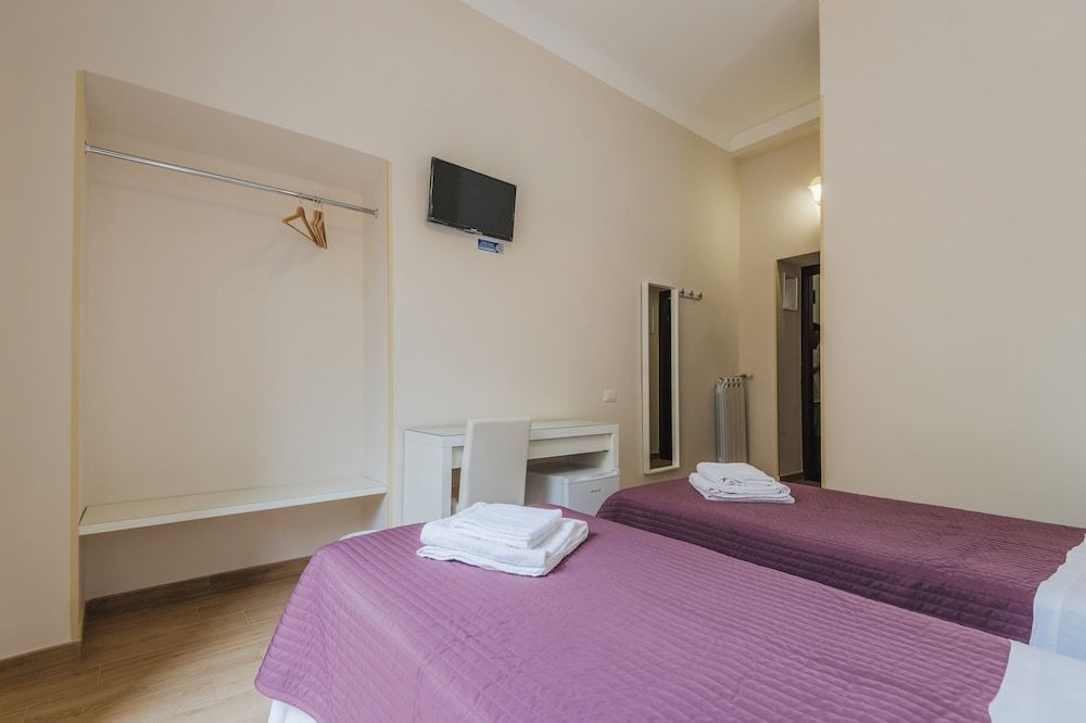 undefined Walker Rooms 7