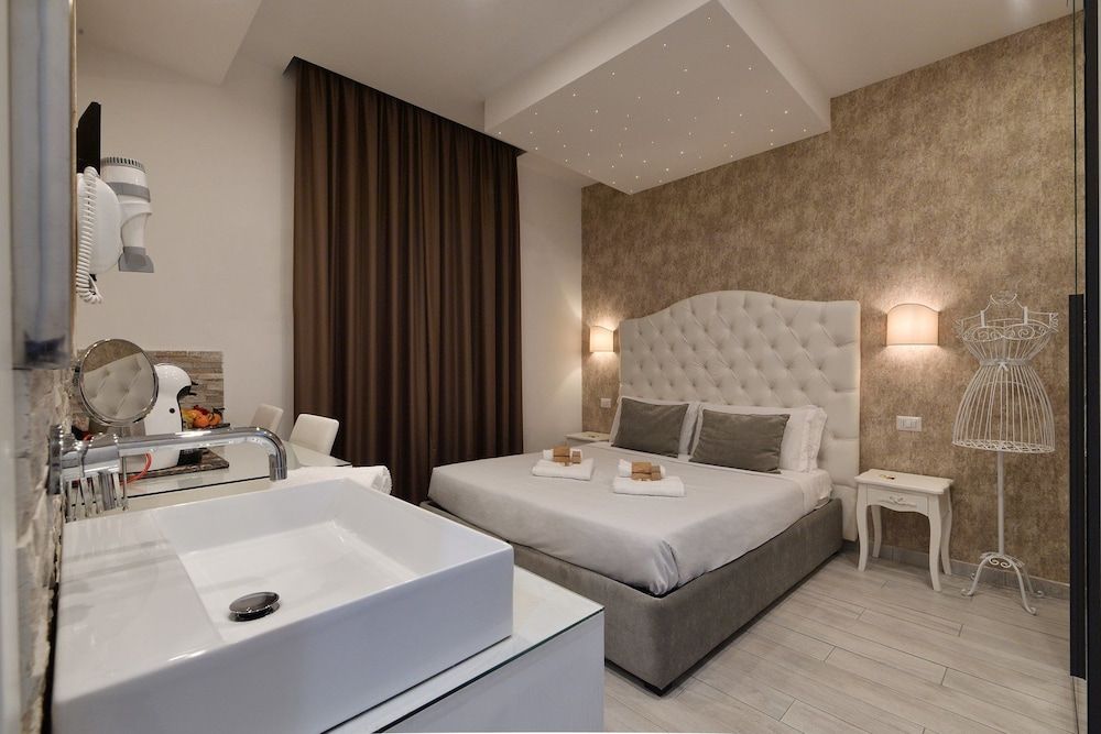 undefined Relais Vatican Secret 9