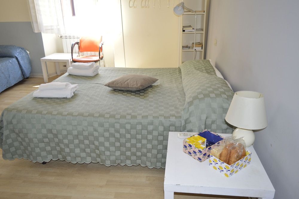 undefined Oscar Rooms 2