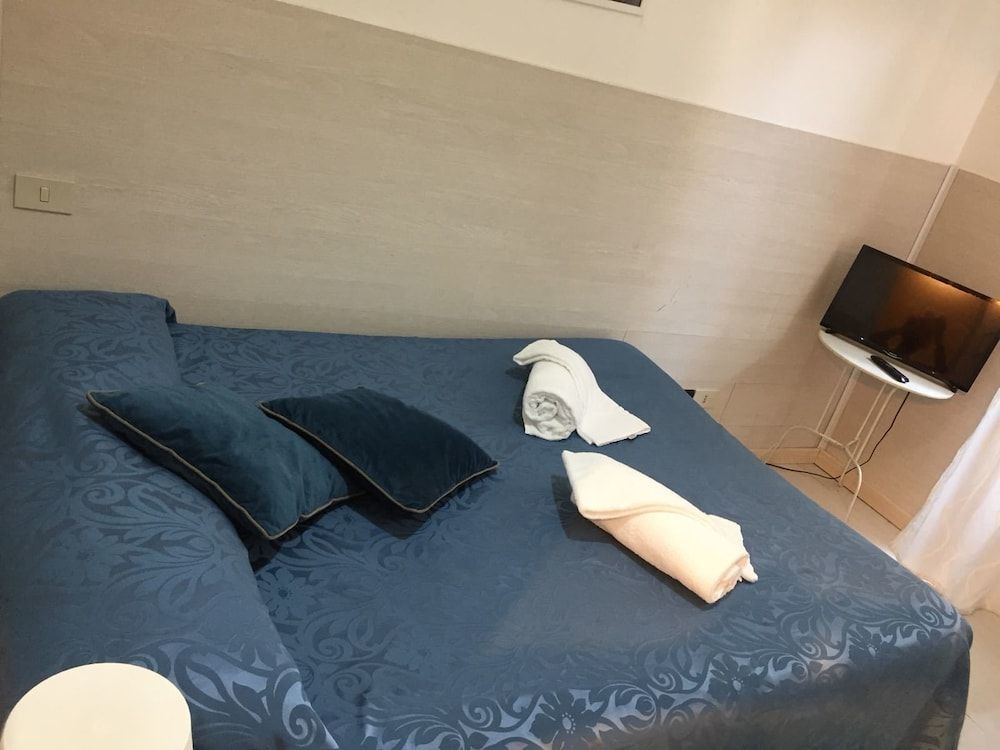 Oscar Rooms Economy Double Room