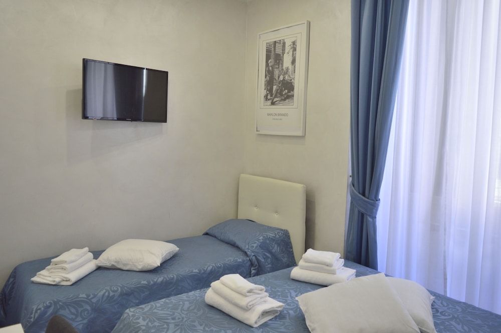 undefined Oscar Rooms