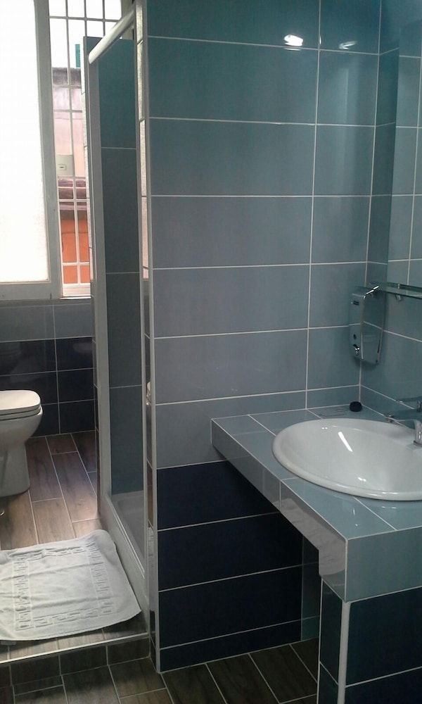 Laterano Guest House Double Room, Shared Bathroom 6