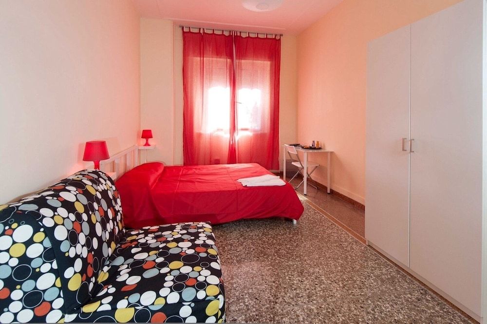 Laterano Guest House Triple Room, Shared Bathroom 3