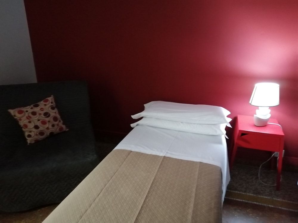 Laterano Guest House Single Room, Shared Bathroom 2