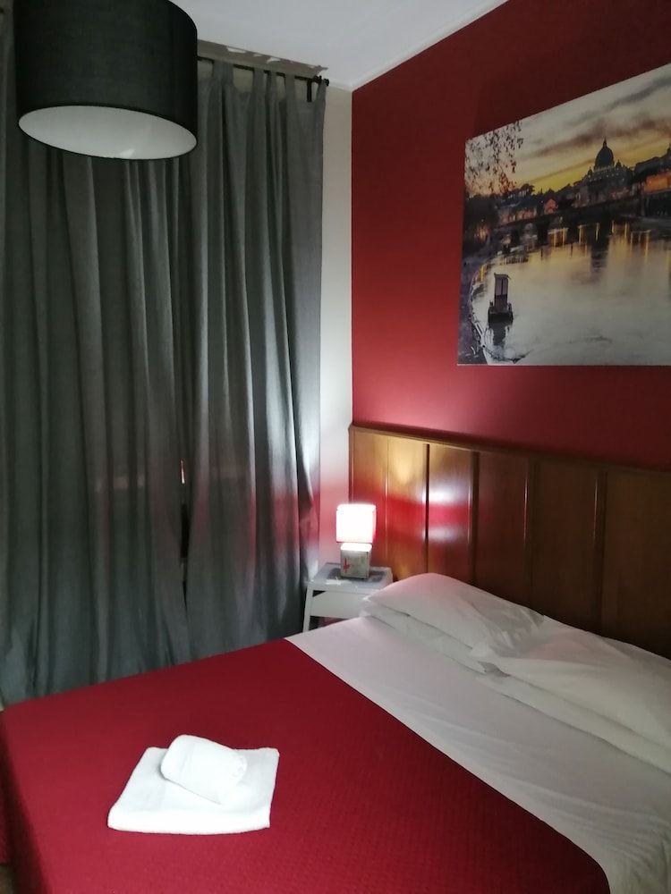 Laterano Guest House Double Room, Shared Bathroom 2