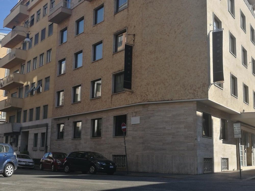 undefined Two Chic Guesthouse 3