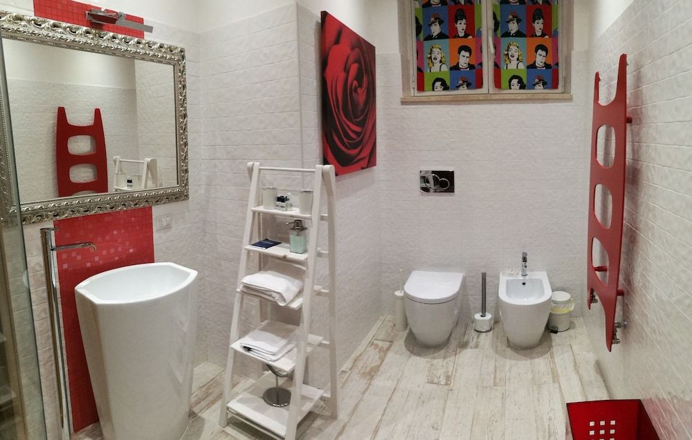 undefined Two Chic Guesthouse 7