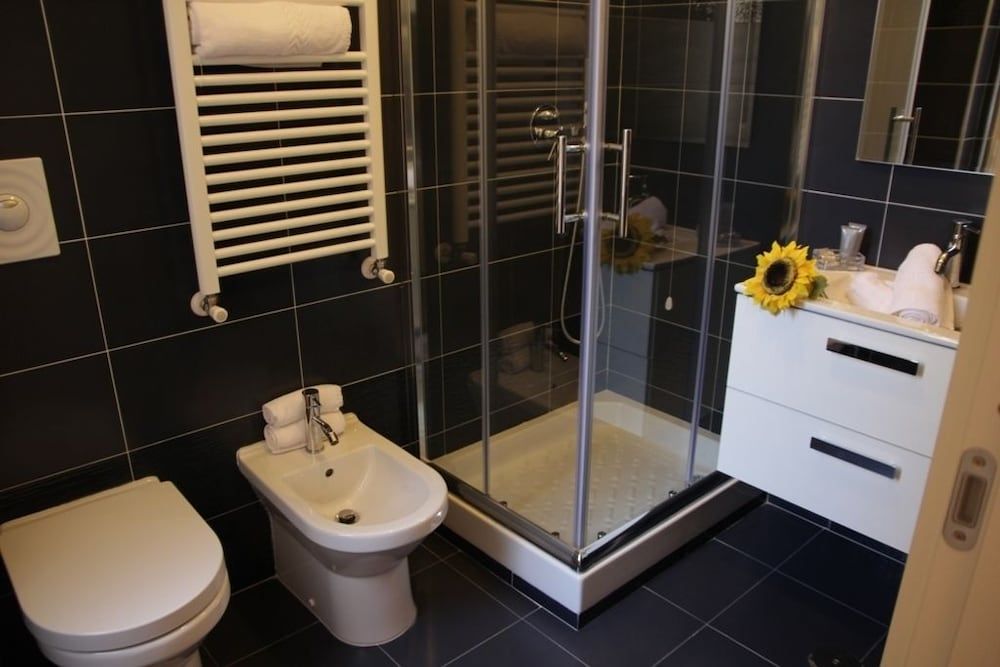 Windows on Rome Panoramic Triple Room, City View 5