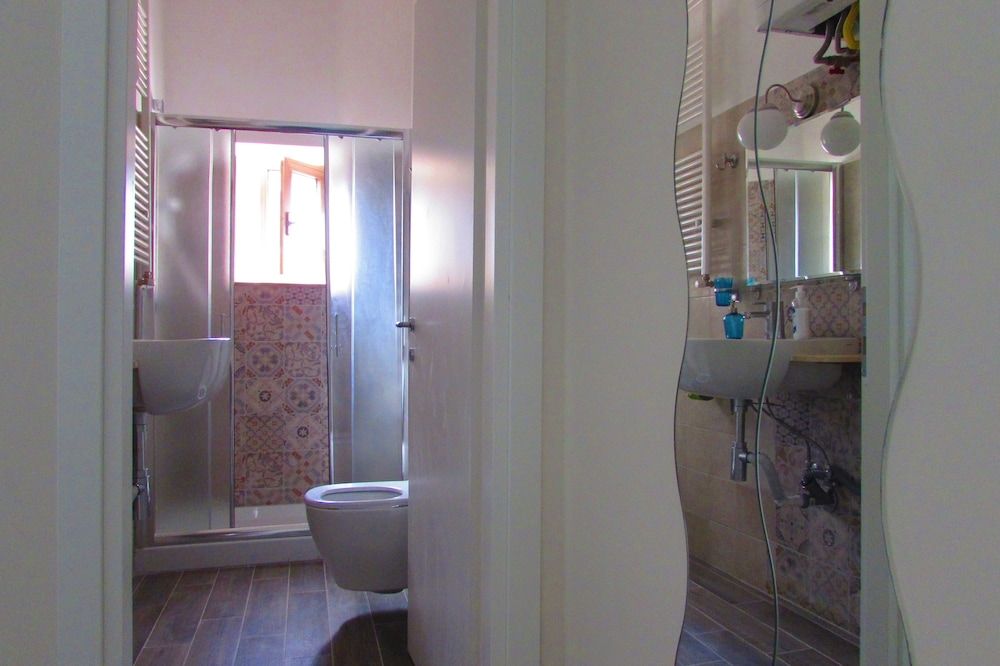 Termini Guesthouse Double or Twin Room 6