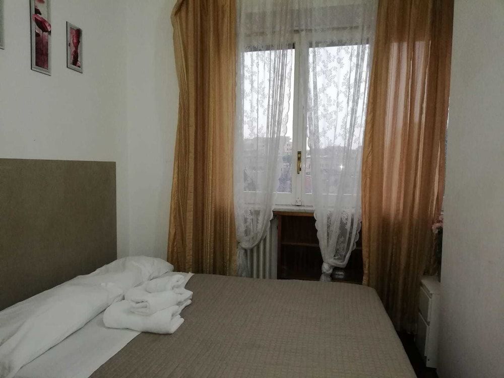 undefined Porta Vaticana 7