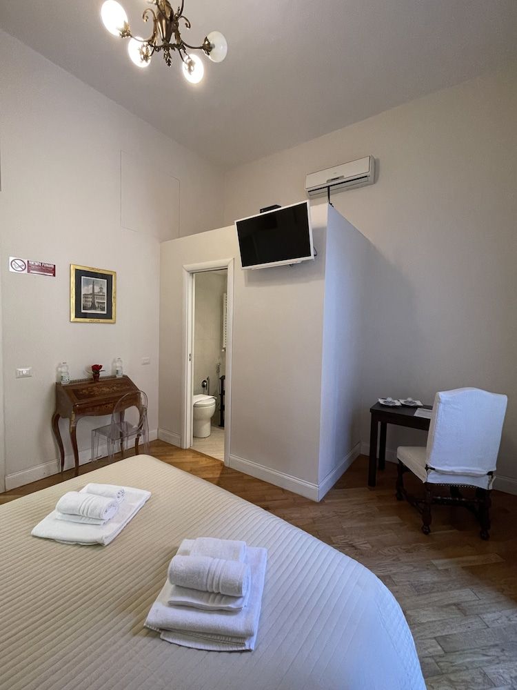 Casa Claudia Giulio Cesare Executive Double Room 4