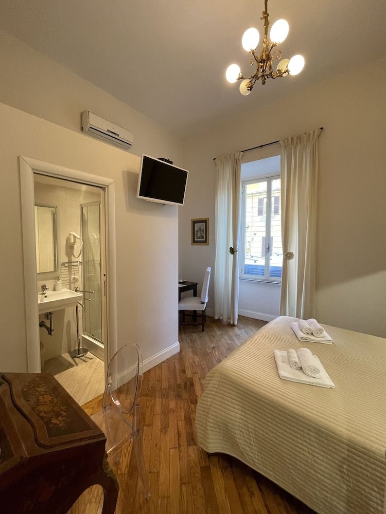 undefined Casa Claudia Giulio Cesare