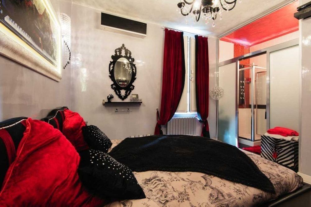 undefined Suite Sweet Rome