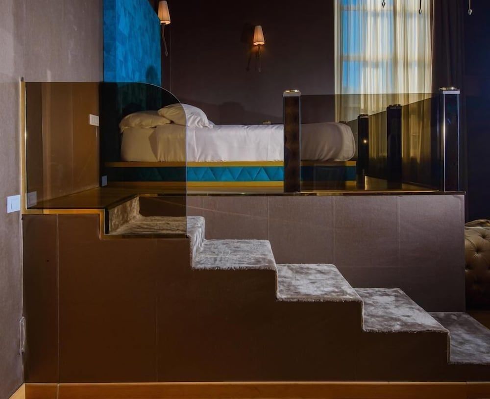 Penthouse Suite Rome Junior Suite, City View 9