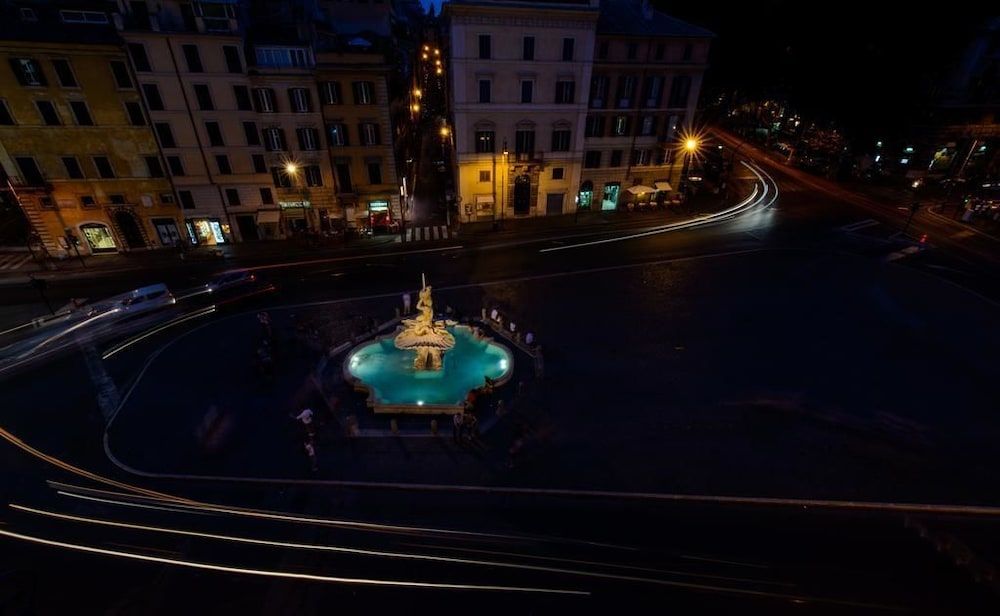 Penthouse Suite Rome Junior Suite, City View 16