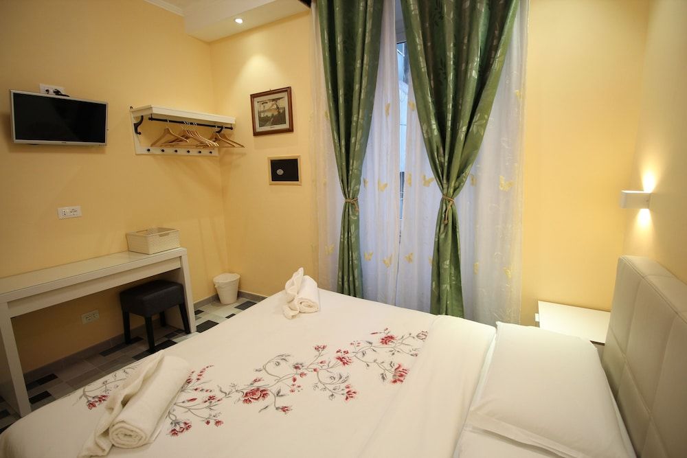 Quest House Lihong Comfort Double Room (105) 3