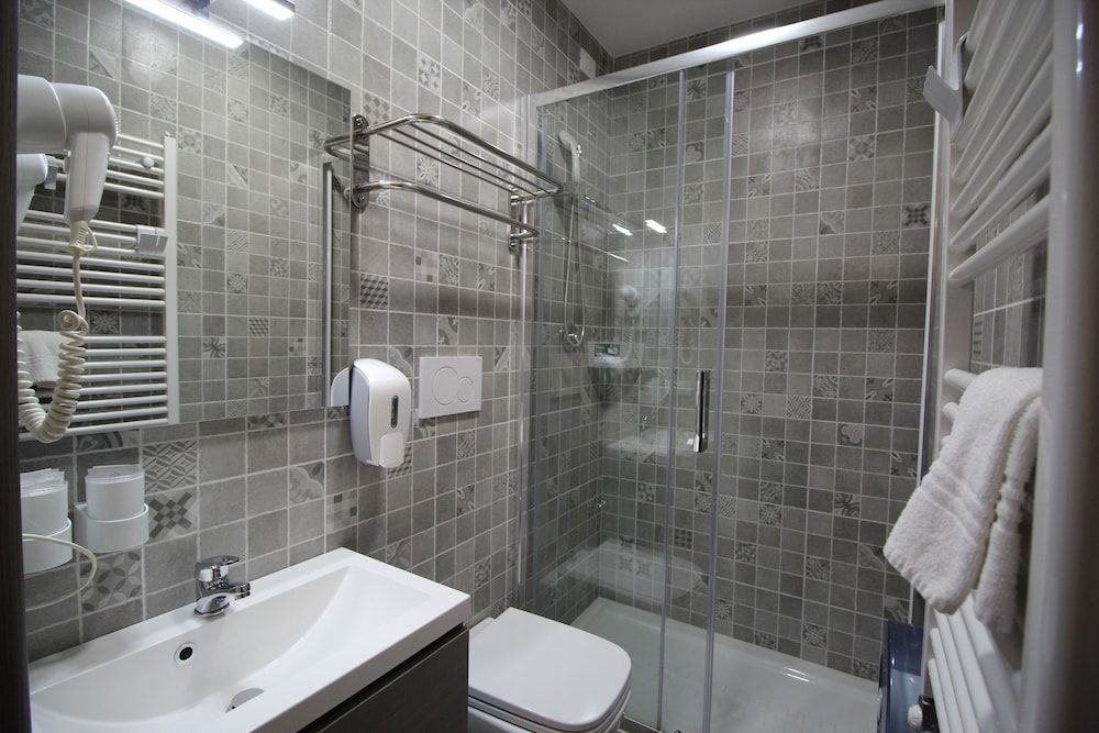 Quest House Lihong Comfort Double Room (105) 9