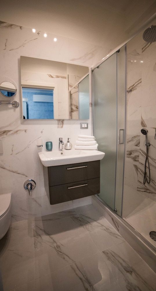 St. Peter Area Luxury Suites Deluxe Double Room (Num. 4) 3