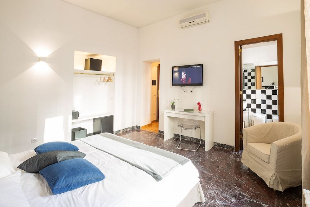 Lombardia40 Luxury Suites Classic Suite 2