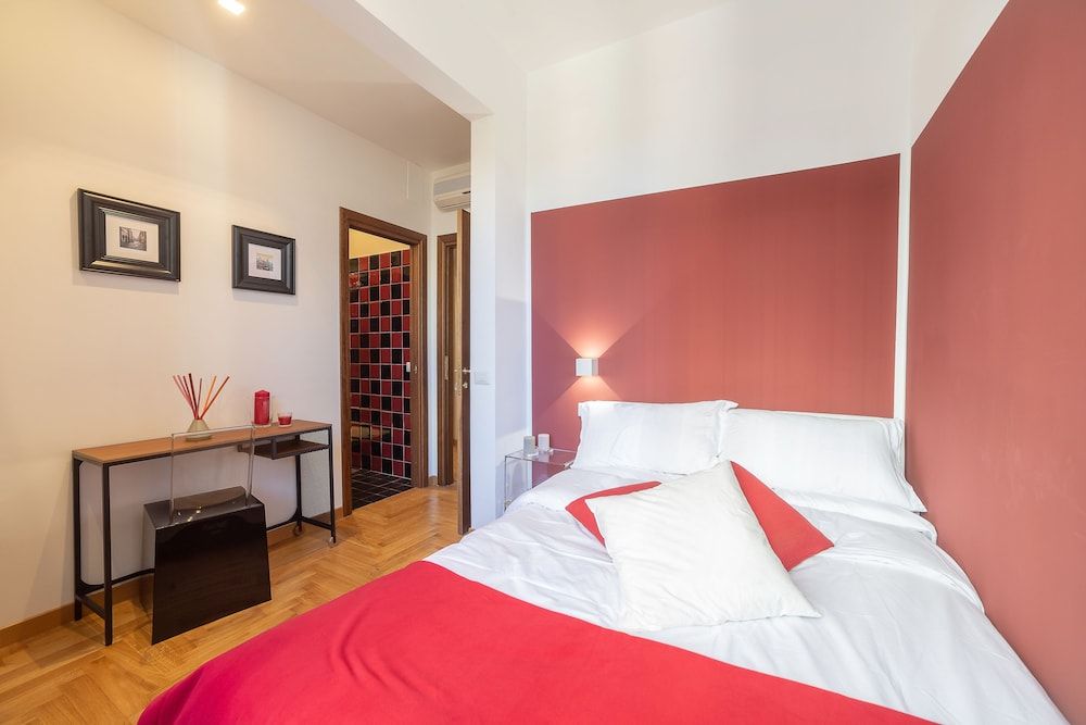 undefined Lombardia40 Luxury Suites