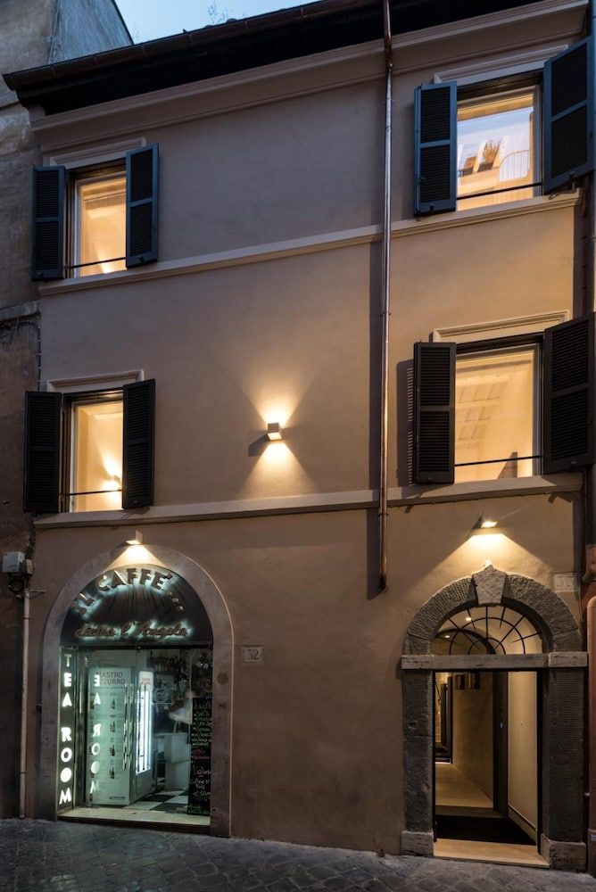 undefined Laurina 33 9